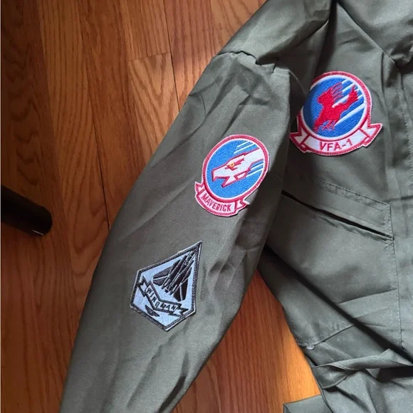 Top gun Halloween costume with hat - Picture 5 of 9